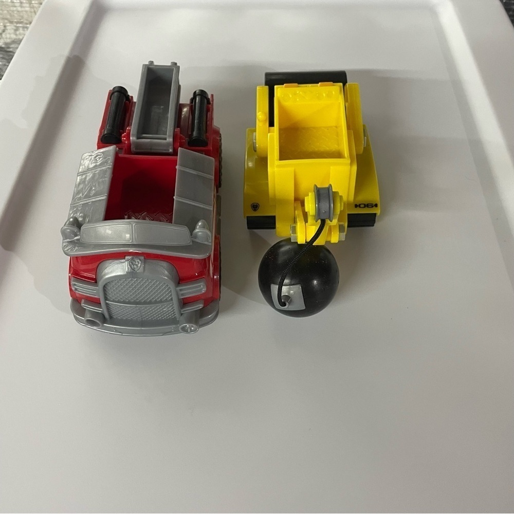 Paw Patrol Red and Yellow Action Figures Playset - Picture 7 of 10